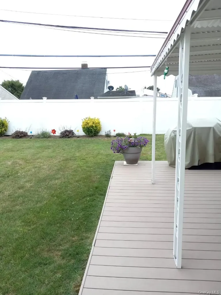 70 Corncrib Lane Levittown NY 11756