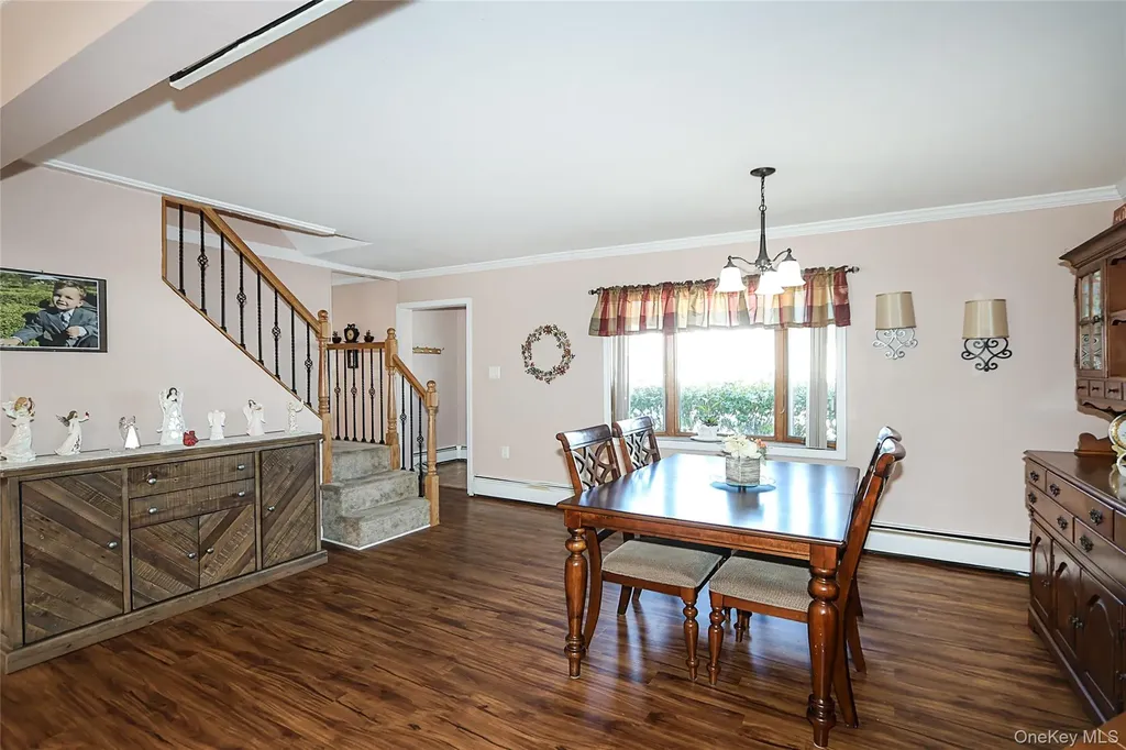 70 Corncrib Lane Levittown NY 11756