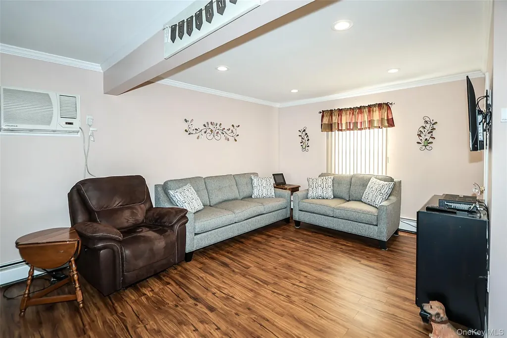 70 Corncrib Lane Levittown NY 11756