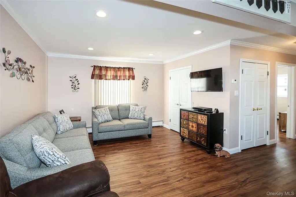 70 Corncrib Lane Levittown NY 11756