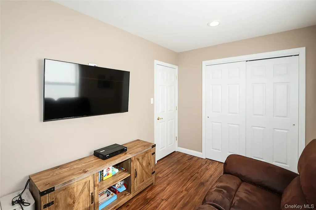 70 Corncrib Lane Levittown NY 11756