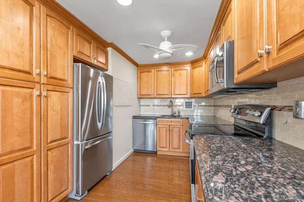 162-11 9th Beechhurst NY 11357