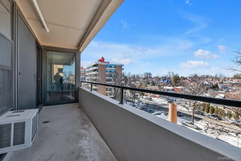 162-11 9th Beechhurst NY 11357