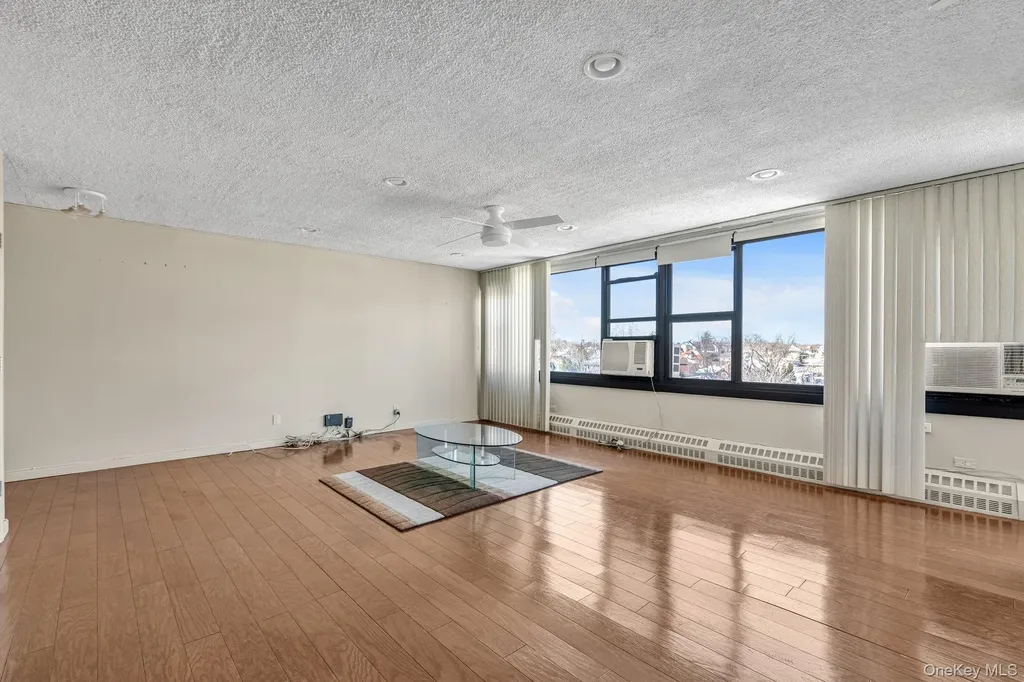 162-11 9th Beechhurst NY 11357