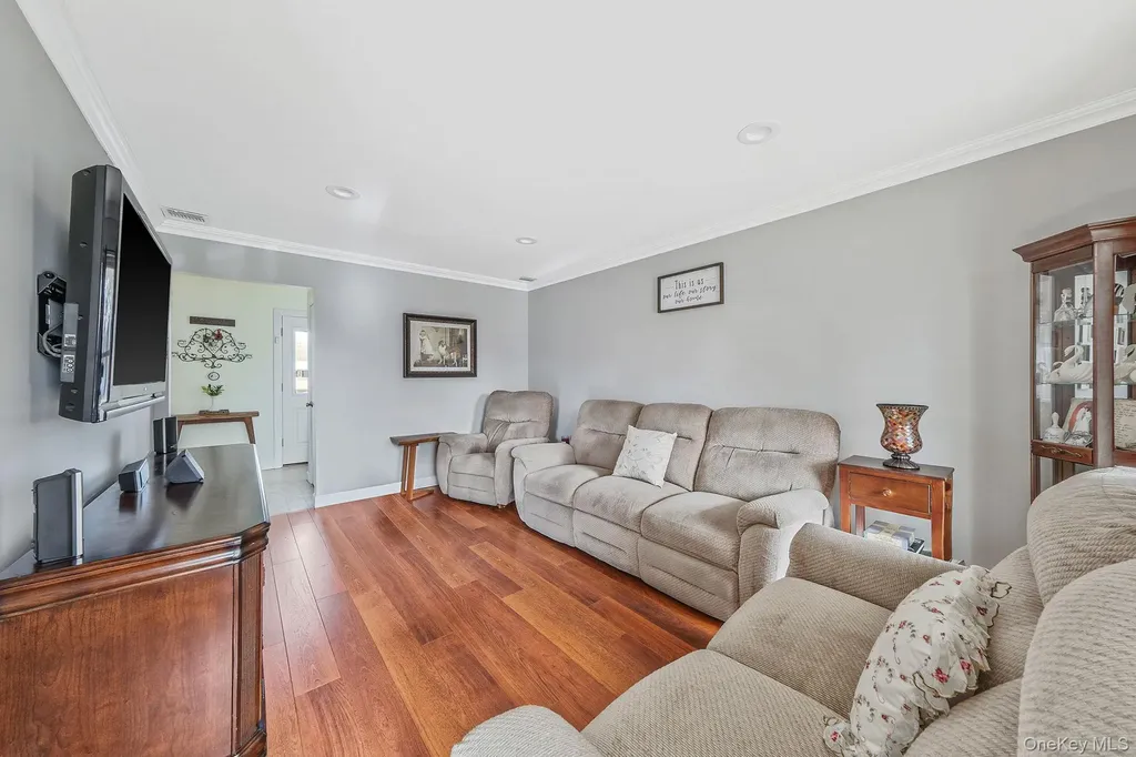 61 Arpage Drive E Shirley NY 11967