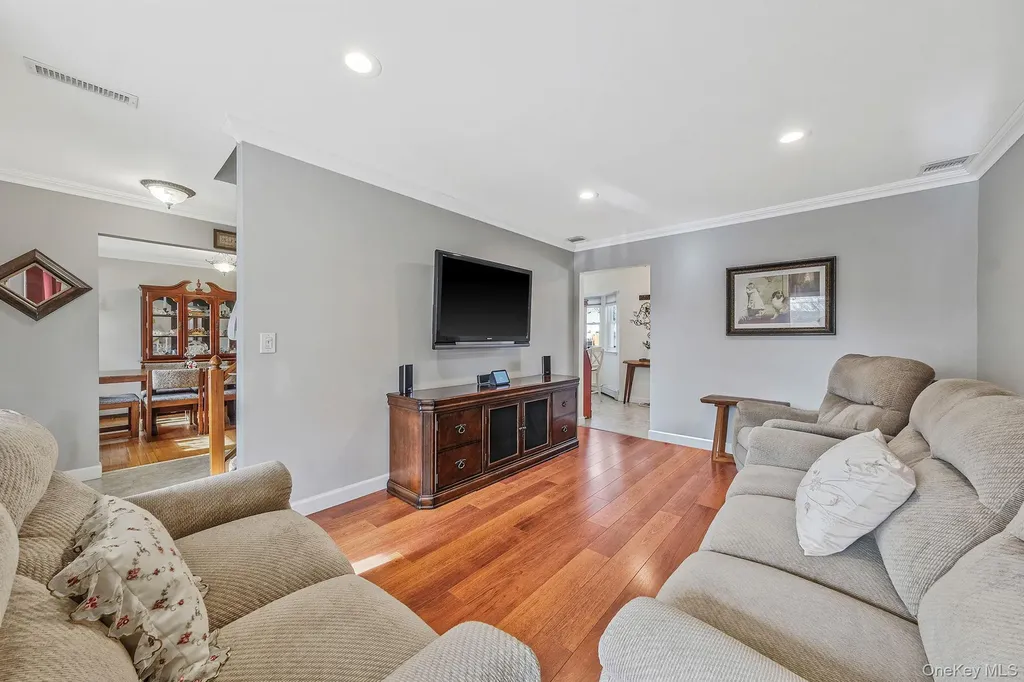 61 Arpage Drive E Shirley NY 11967