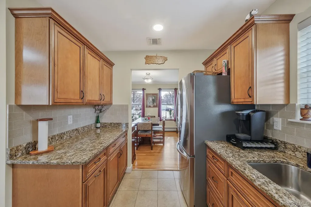 61 Arpage Drive E Shirley NY 11967