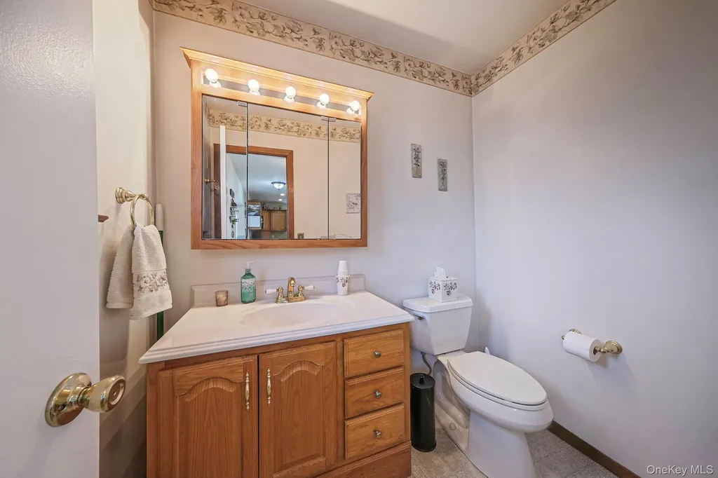 61 Arpage Drive E Shirley NY 11967