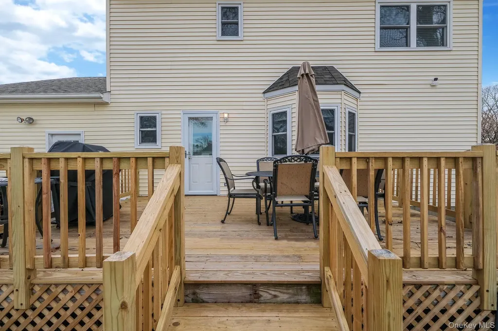 61 Arpage Drive E Shirley NY 11967