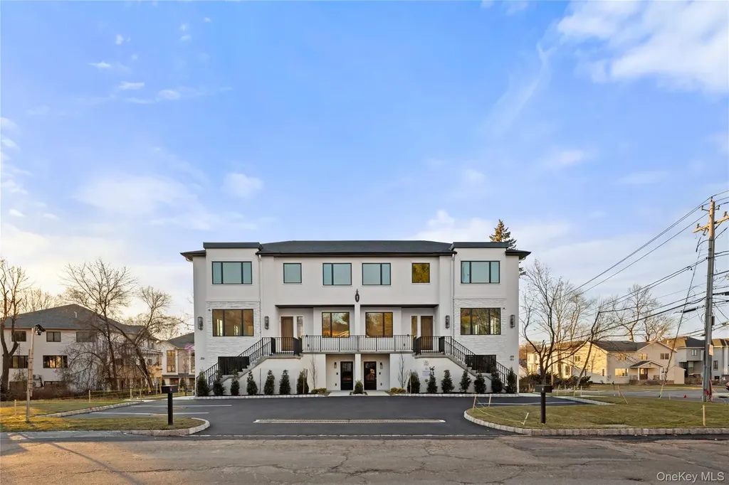 1 Dykstras Way W Monsey NY 10952