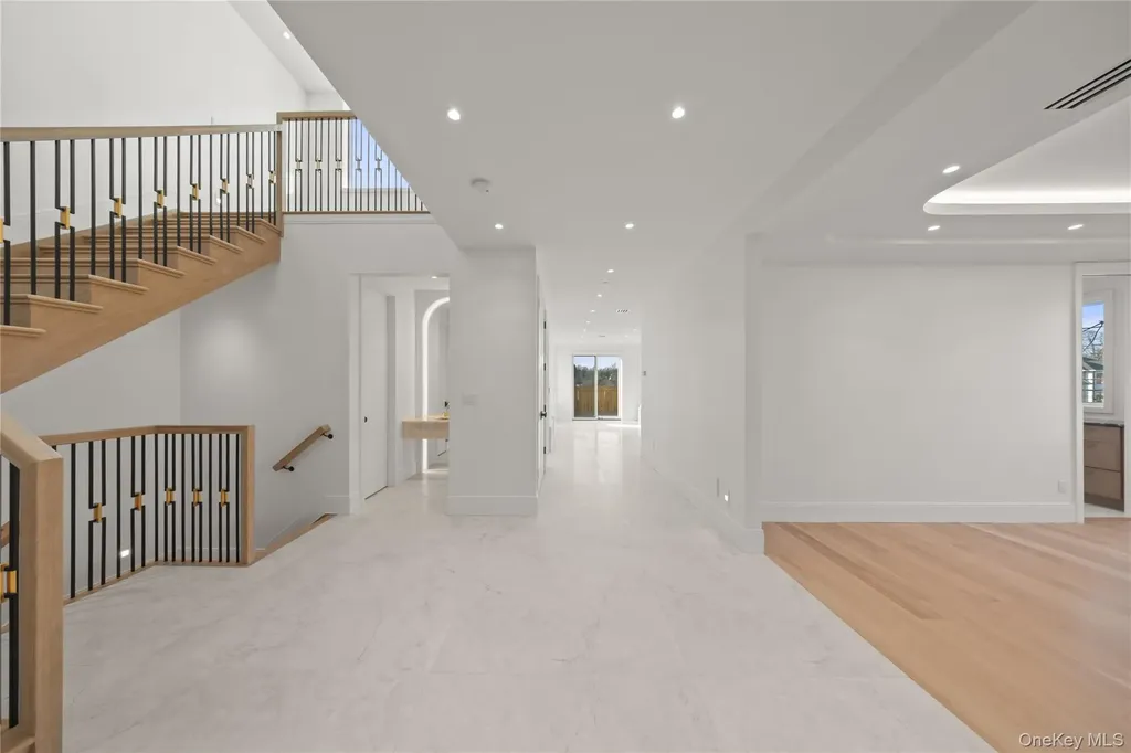 1 Dykstras Way W Monsey NY 10952