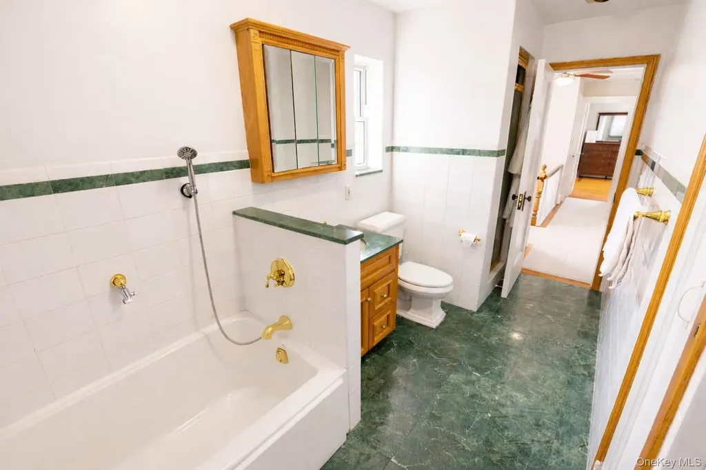 3 Olive Place Lynbrook NY 11563