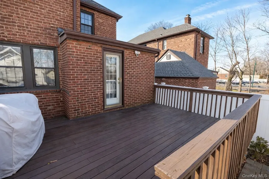 3 Olive Place Lynbrook NY 11563