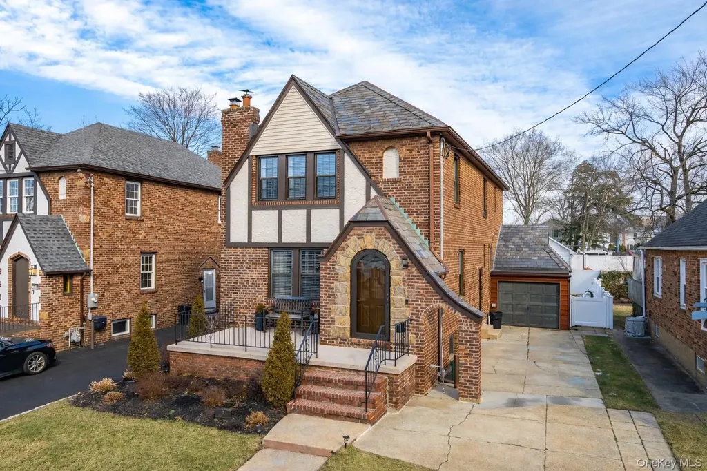 3 Olive Place Lynbrook NY 11563