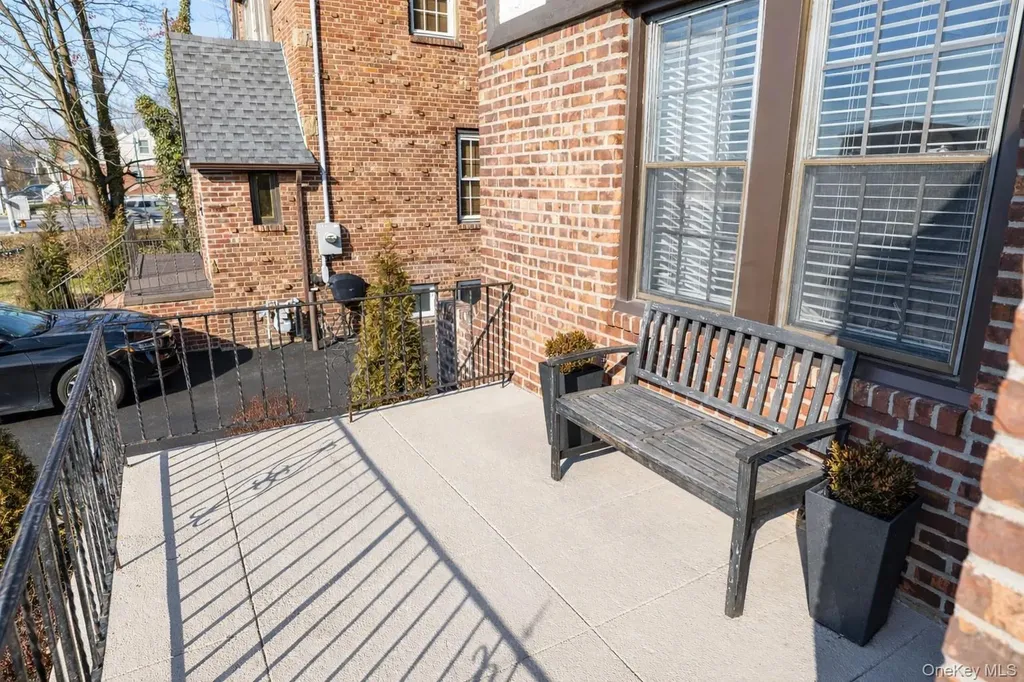 3 Olive Place Lynbrook NY 11563
