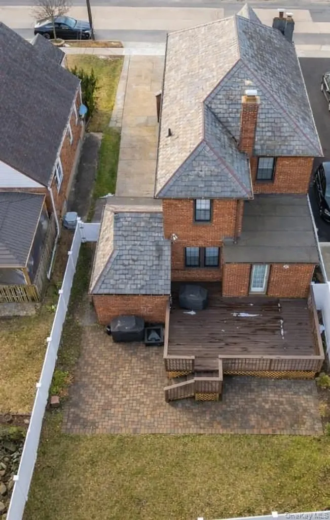 3 Olive Place Lynbrook NY 11563