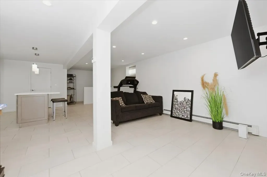 1003 Huntington Avenue Bronx NY 10465