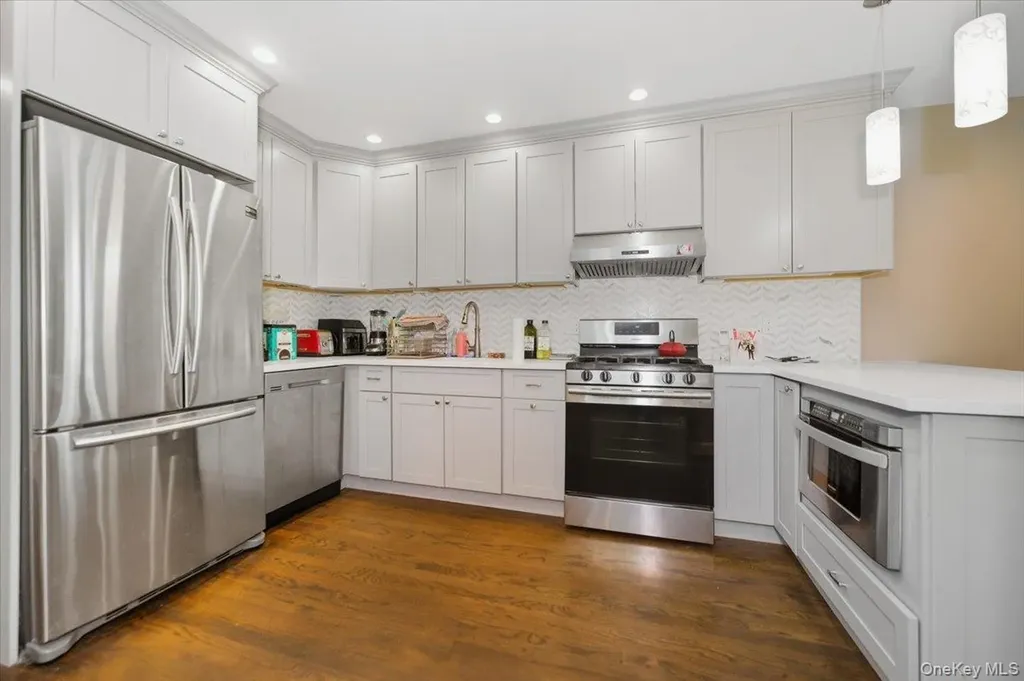 1003 Huntington Avenue Bronx NY 10465