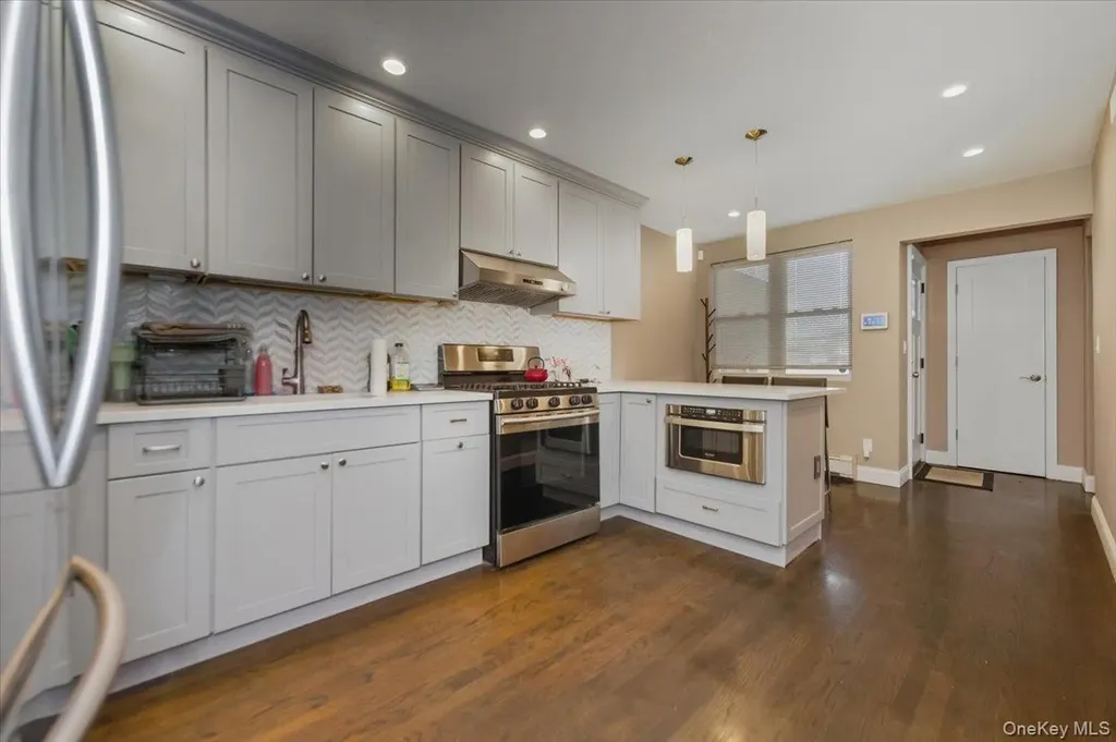 1003 Huntington Avenue Bronx NY 10465