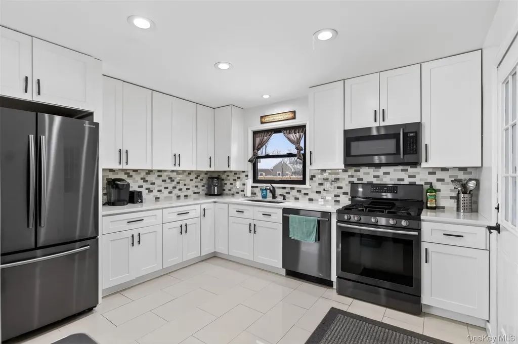 21 Edith Avenue Saugerties NY 12477