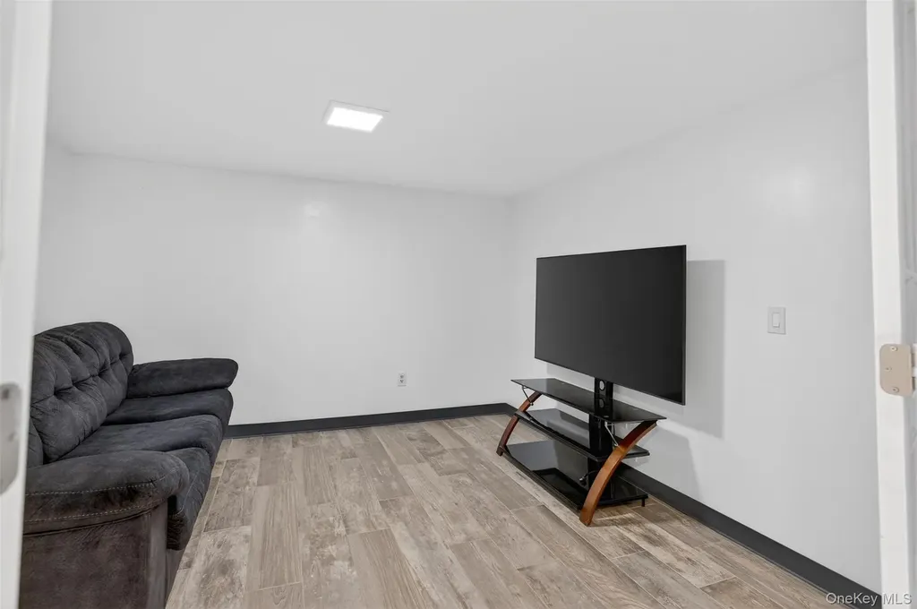21 Edith Avenue Saugerties NY 12477