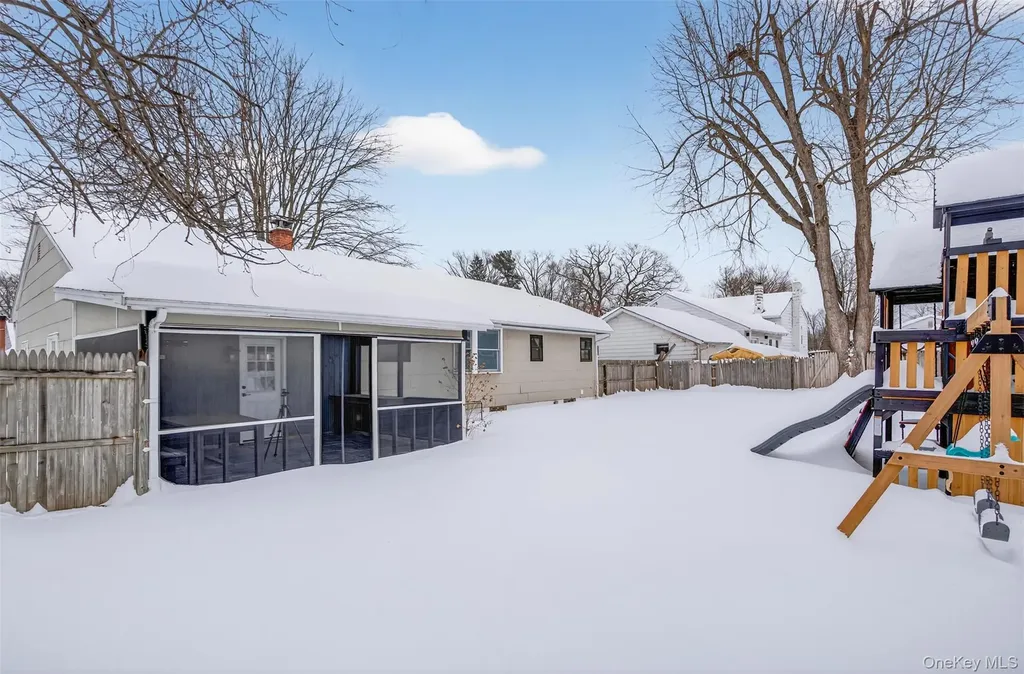 21 Edith Avenue Saugerties NY 12477