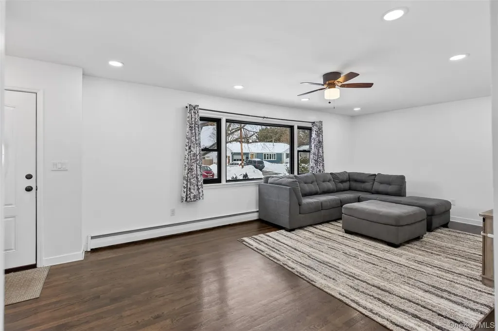 21 Edith Avenue Saugerties NY 12477