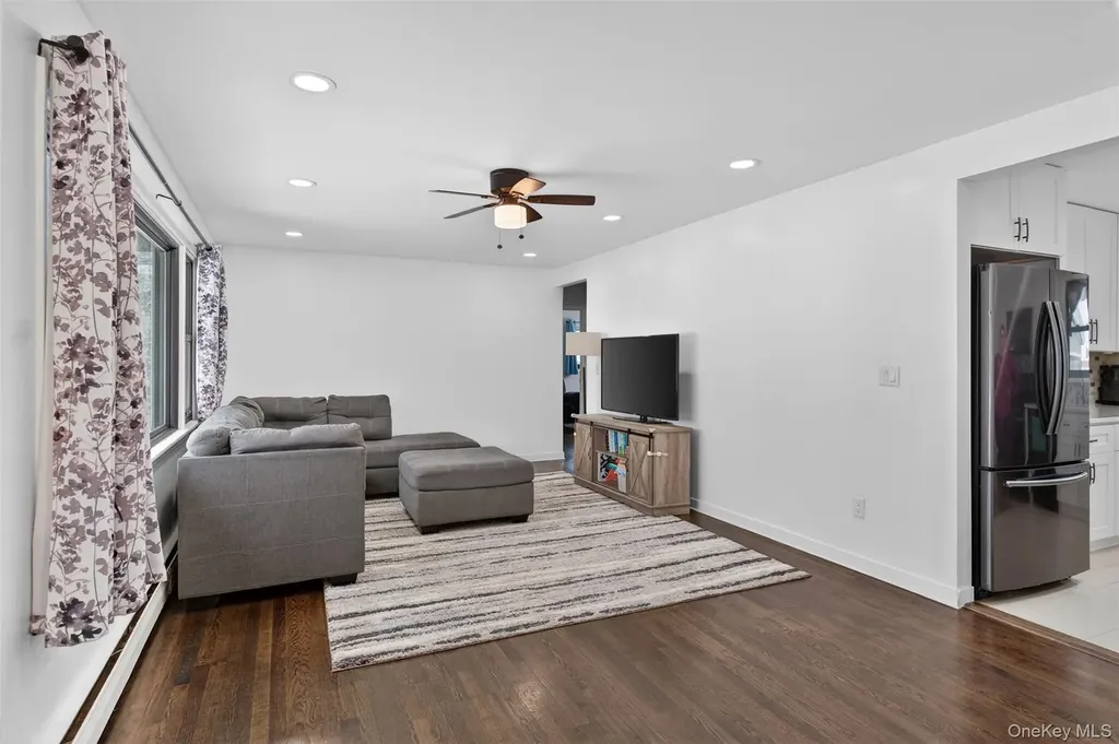 21 Edith Avenue Saugerties NY 12477