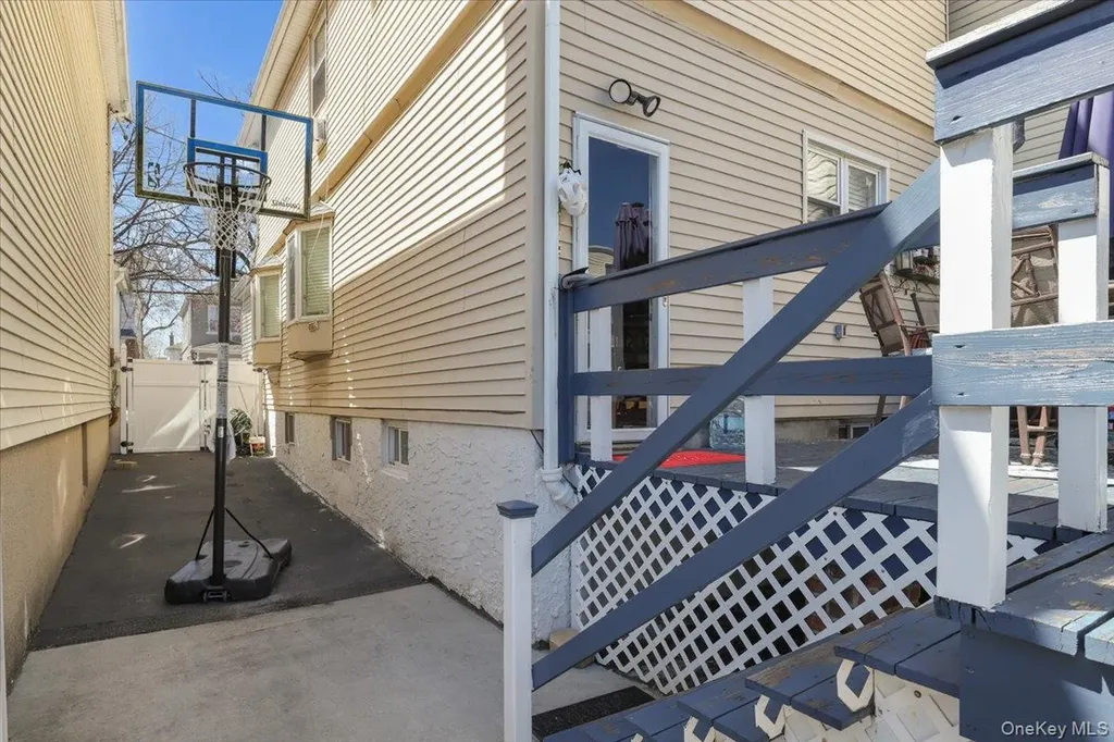 1644 Lurting Avenue Bronx NY 10461