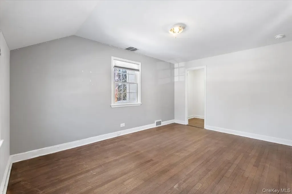 66 Middle Road Eastchester NY 10709