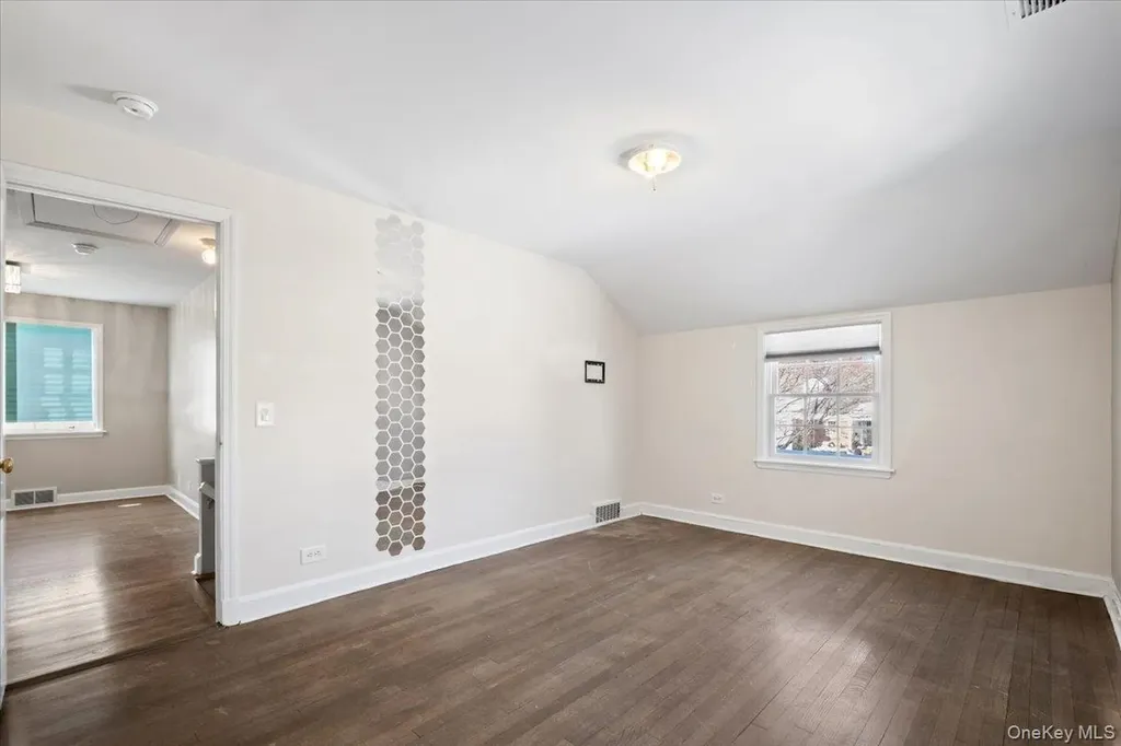 66 Middle Road Eastchester NY 10709