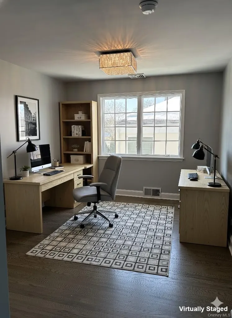 66 Middle Road Eastchester NY 10709