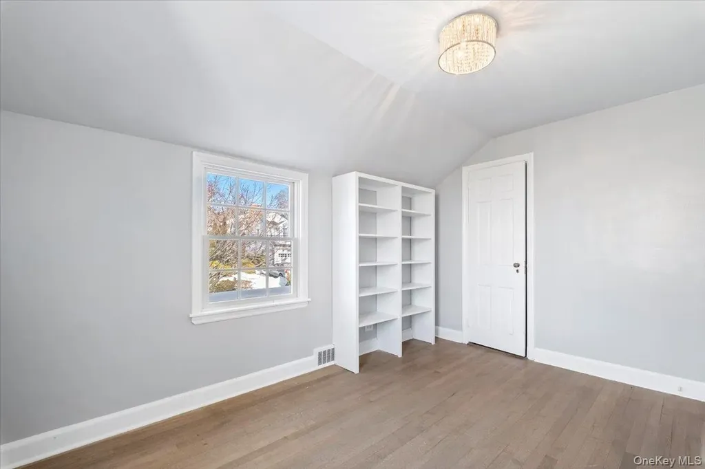 66 Middle Road Eastchester NY 10709