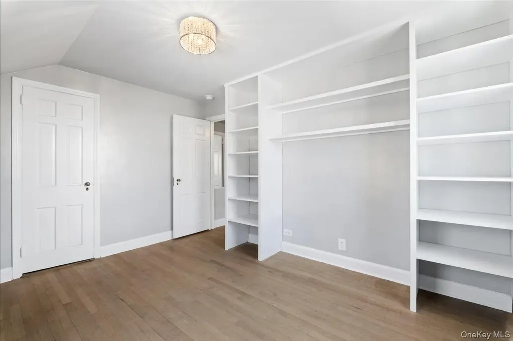 66 Middle Road Eastchester NY 10709