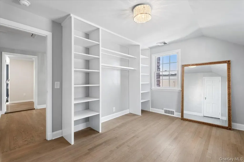 66 Middle Road Eastchester NY 10709
