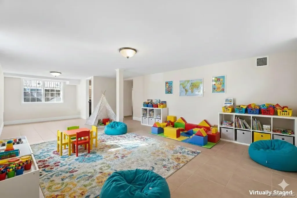 66 Middle Road Eastchester NY 10709
