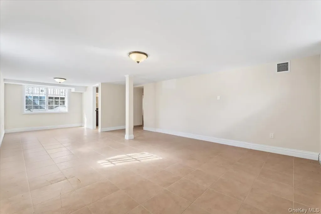 66 Middle Road Eastchester NY 10709