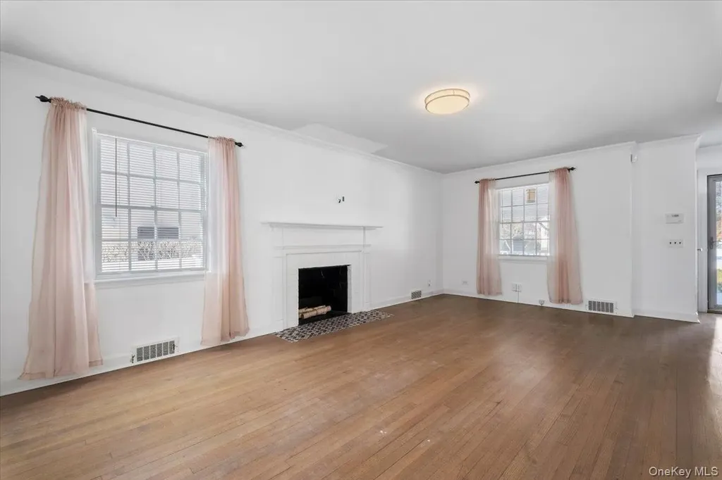 66 Middle Road Eastchester NY 10709