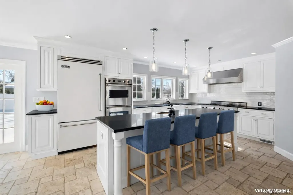 66 Middle Road Eastchester NY 10709