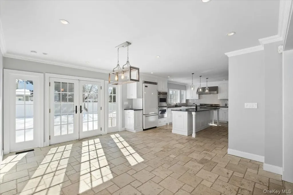 66 Middle Road Eastchester NY 10709