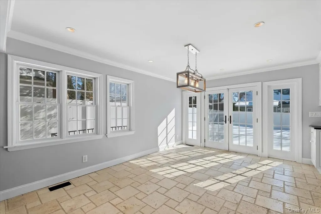 66 Middle Road Eastchester NY 10709
