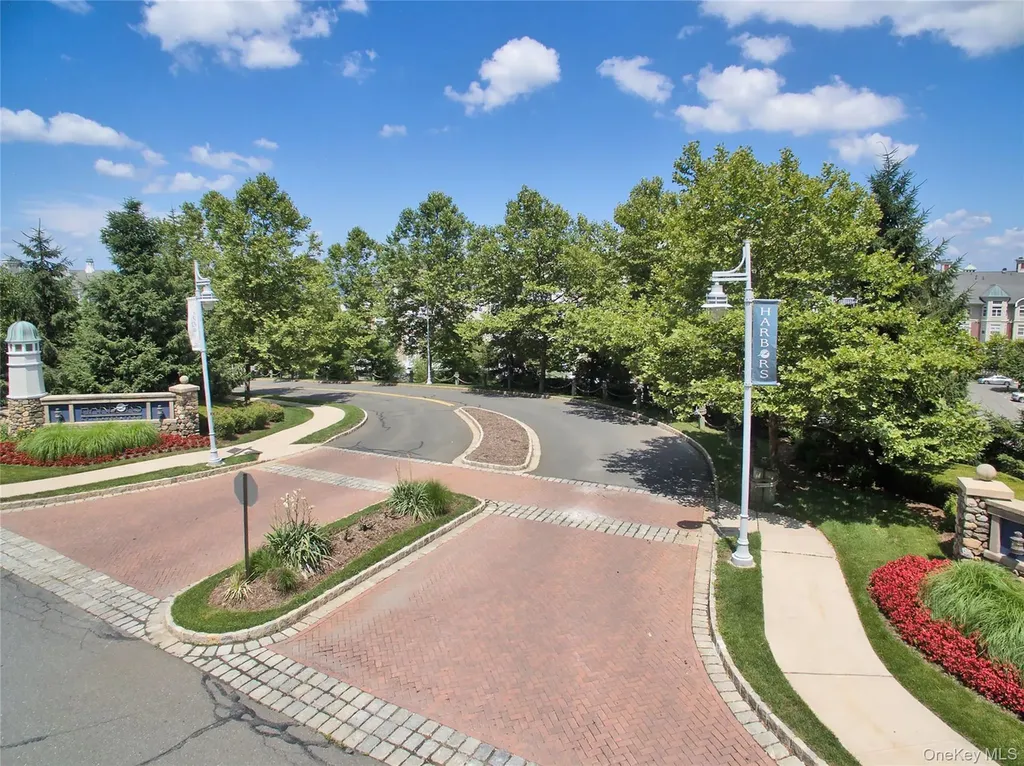 17 Harbor Pointe Drive Haverstraw NY 10927