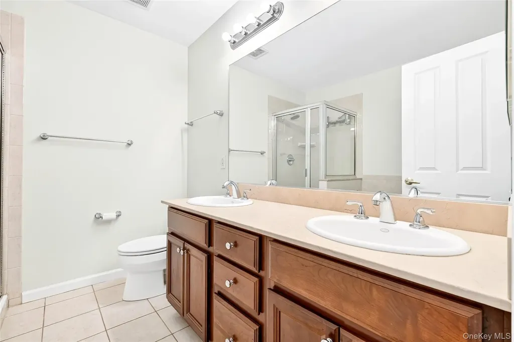 17 Harbor Pointe Drive Haverstraw NY 10927