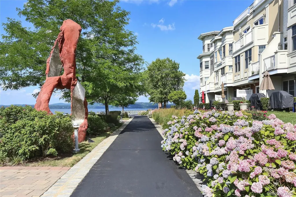 17 Harbor Pointe Drive Haverstraw NY 10927