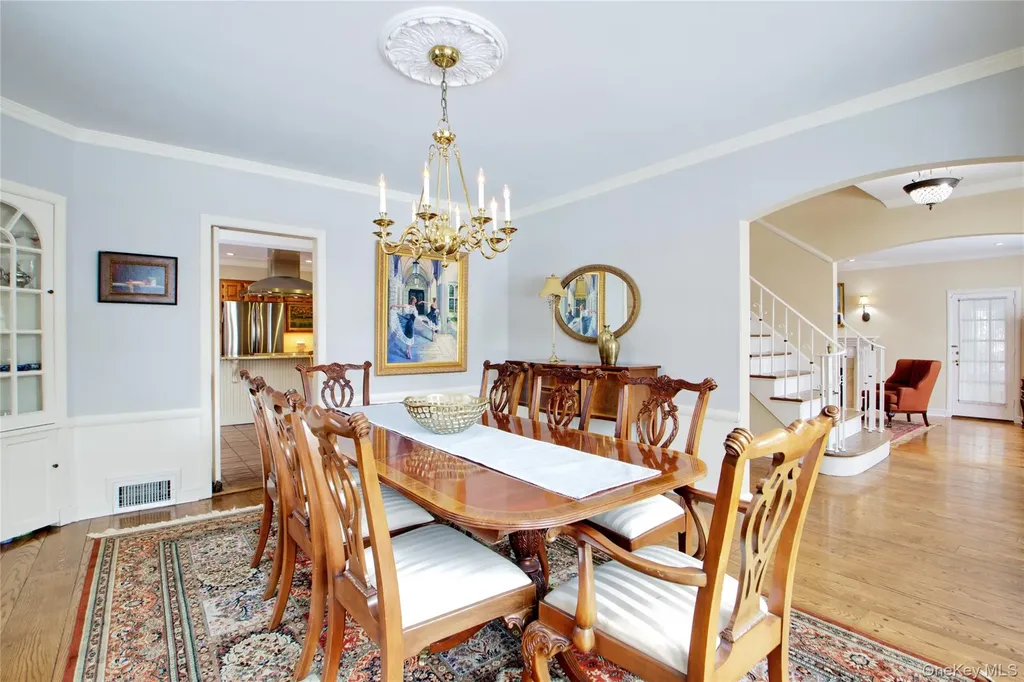 32 Barnard Place Manhasset NY 11030