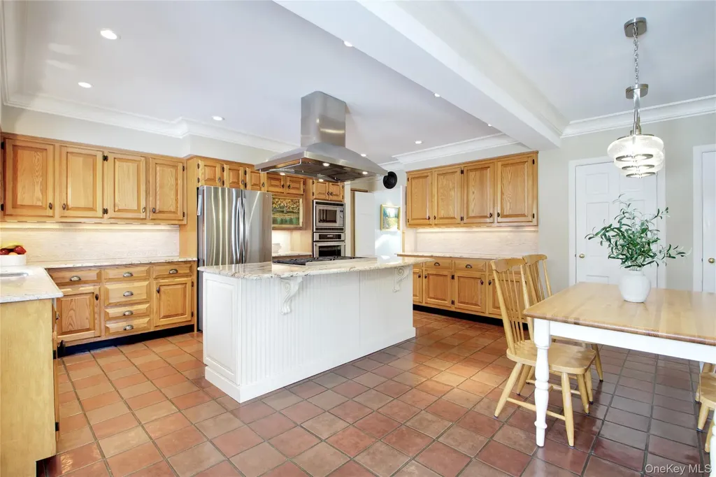32 Barnard Place Manhasset NY 11030