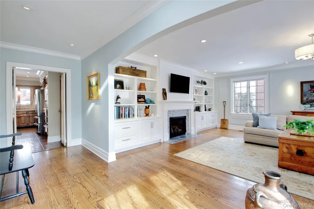 32 Barnard Place Manhasset NY 11030