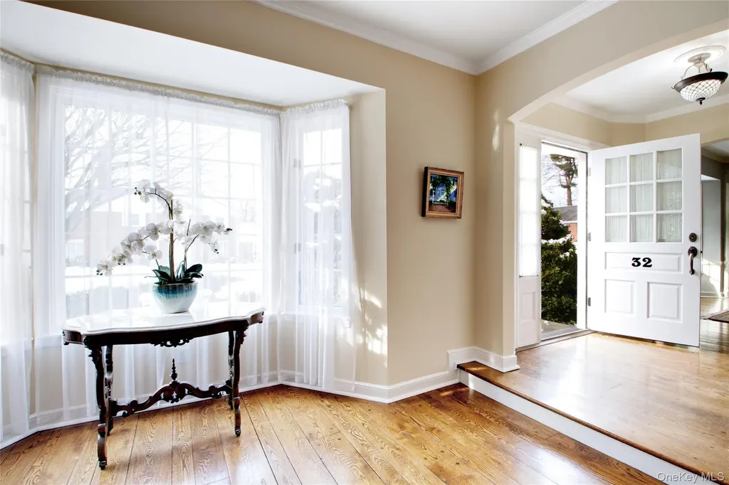 32 Barnard Place Manhasset NY 11030