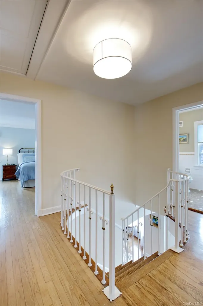 32 Barnard Place Manhasset NY 11030