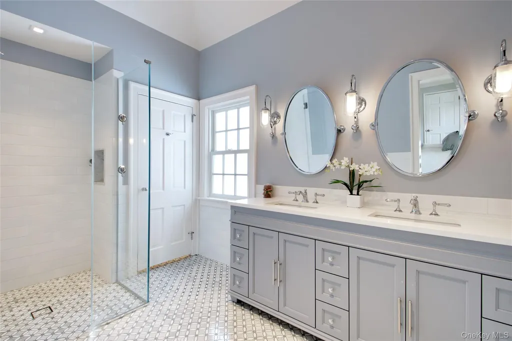 32 Barnard Place Manhasset NY 11030